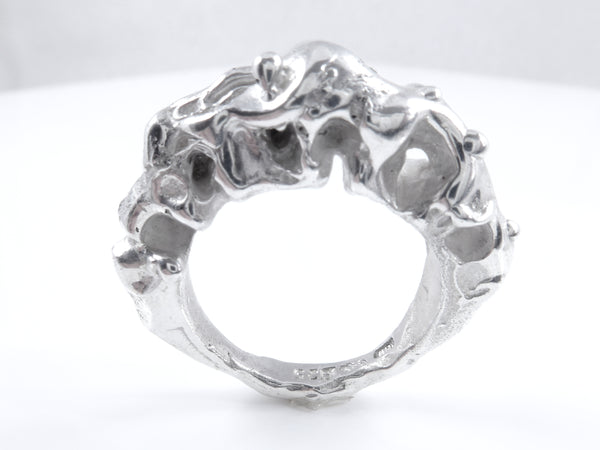 Grillige, zilveren ring met organische vormen
