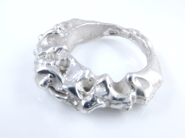 Grillige, zilveren ring met organische vormen