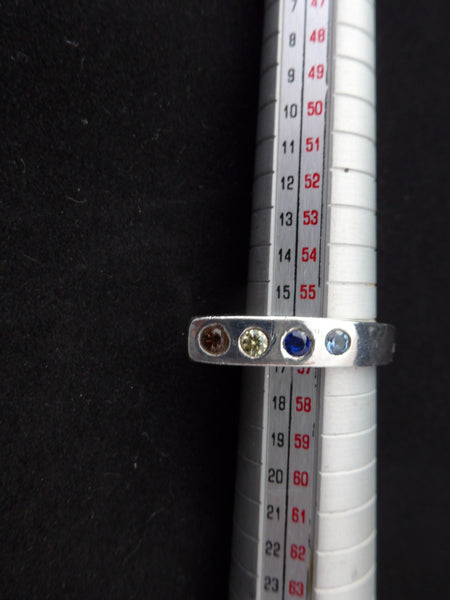 Zilveren ring met 4 kleuren Zirconia met bijpassende hanger