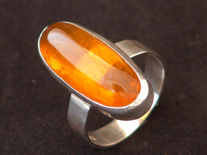 Zilveren ring met ovale Barnsteen