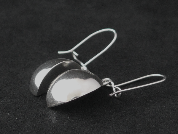 Zilveren oorhangers, kwart bollen met haken