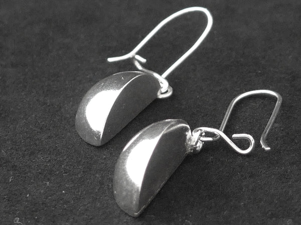 Zilveren oorhangers, kwart bollen met haken