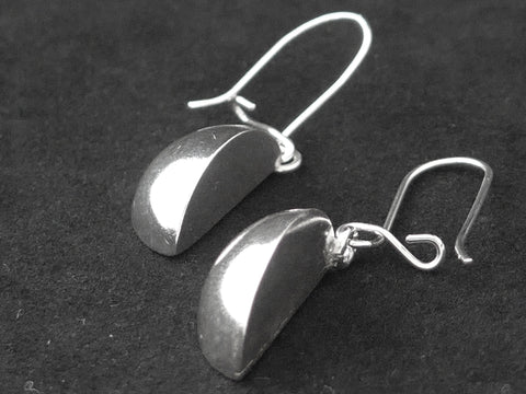 Zilveren oorhangers, kwart bollen met haken