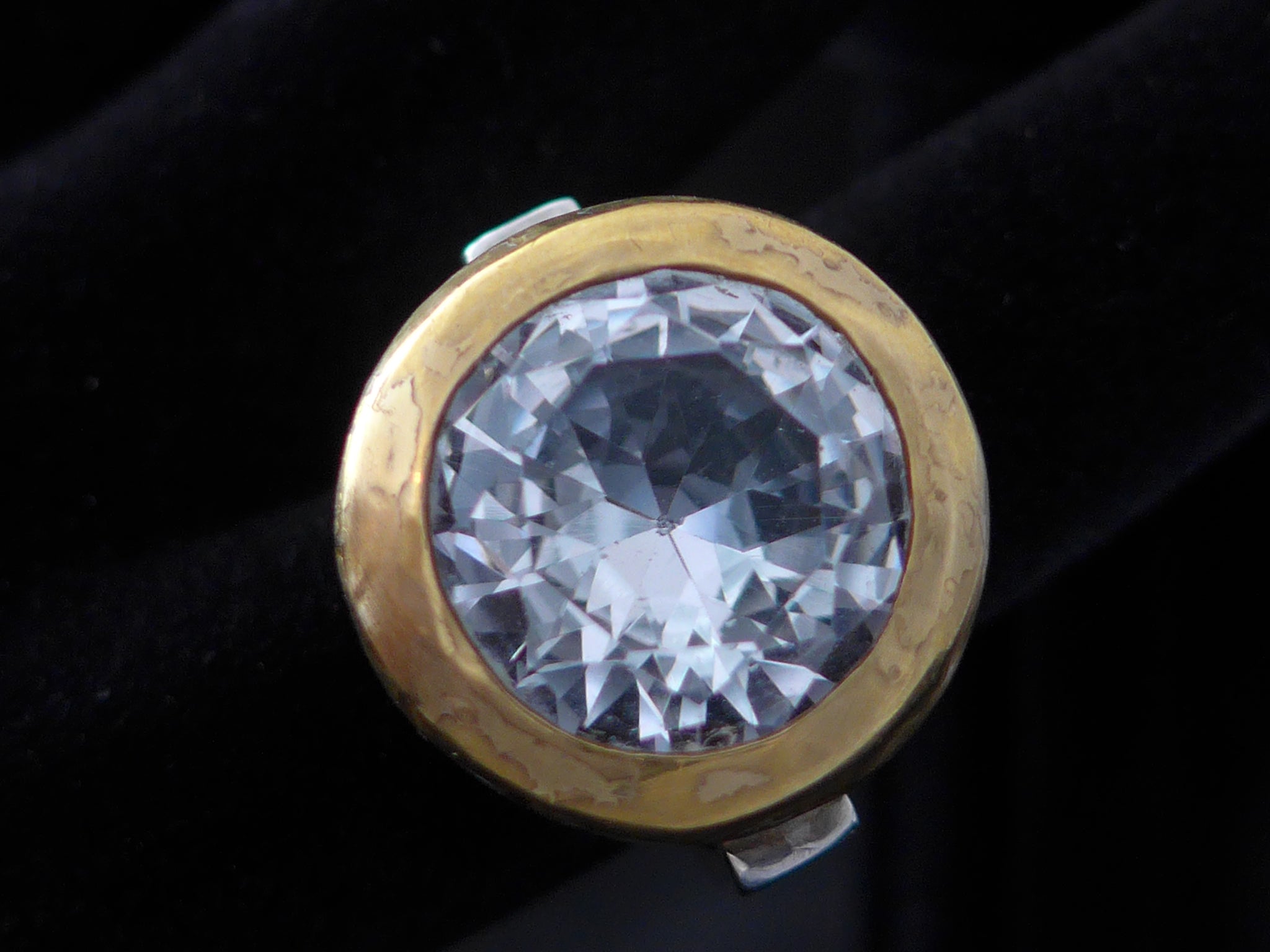 Zilveren ring met Bergkristal in geëtste zetting