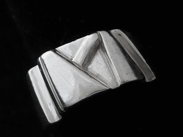 Zilveren, massieve hanger in Scandinavische stijl