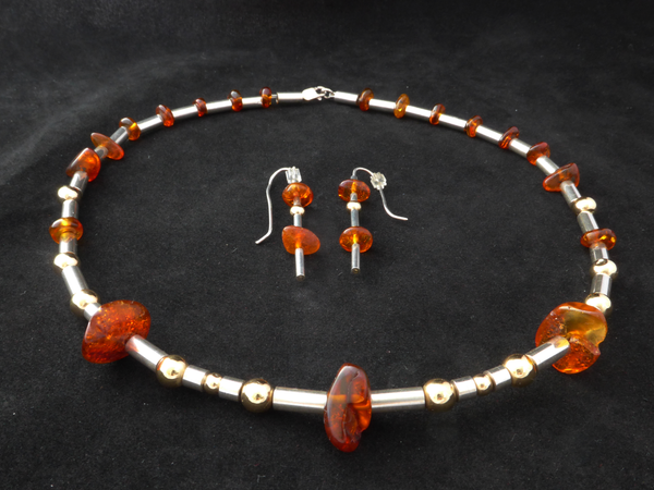 Zilveren oorhangers met Barnsteen en verguld (Gold filled) bolletje