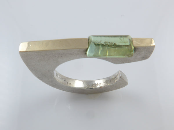 Goud en zilveren ring met lichtgroene Toermalijn