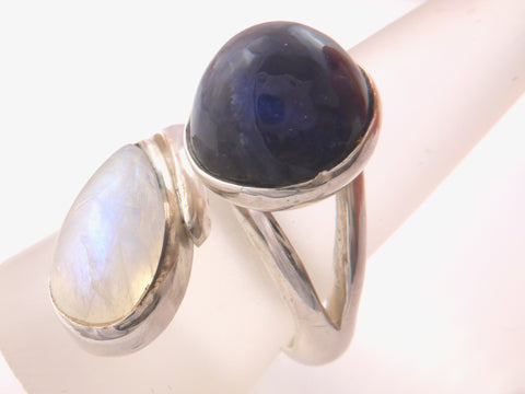 Zilveren ring met witte Labradoriet (Maansteen) en blauwe Sodaliet