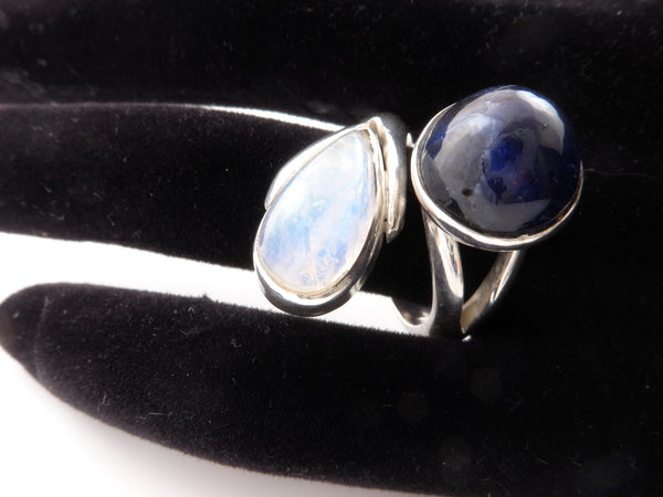 Zilveren ring met witte Labradoriet (Maansteen) en blauwe Sodaliet