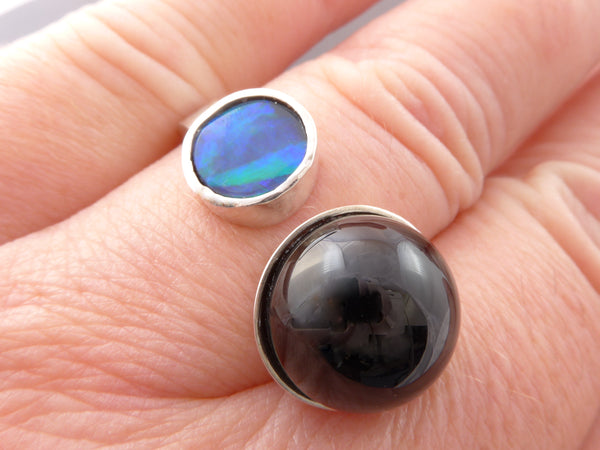 Zilveren ring met zwarte Onyx en Australische Lightning Ridge Opaal