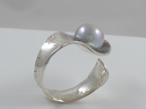 Zilveren open ring met grote ronde parel