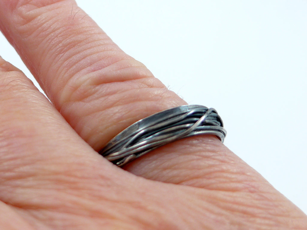 stimuleren schudden radioactiviteit Zilveren ring met zwart draad – TreesJewel