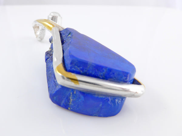 Zilveren hanger met ruwe Lapis Lazuli en geelgouden Keumbo
