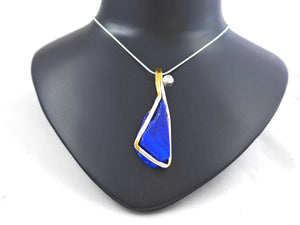 Zilveren hanger met ruwe Lapis Lazuli en geelgouden Keumbo
