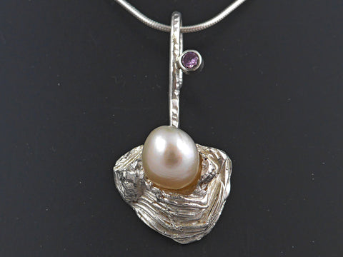 Zilveren hanger met zoetwaterparel en Zirconia