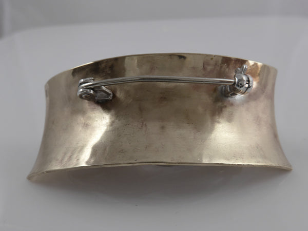 Broche met grote barokke Zoetwaterparel 