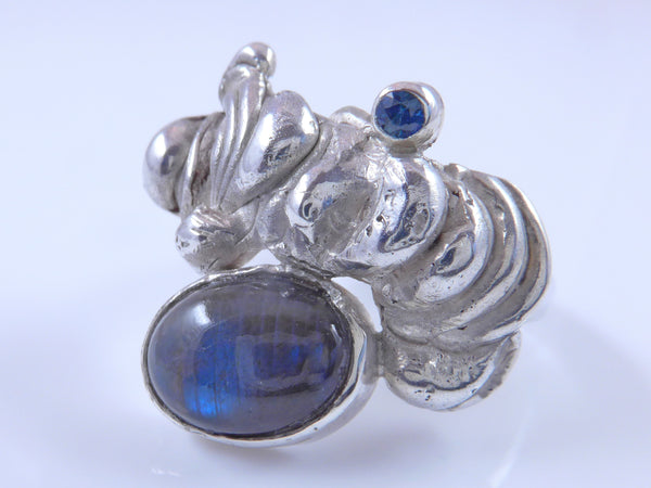 Zilveren ring met blauwe Labradoriet en Saffier