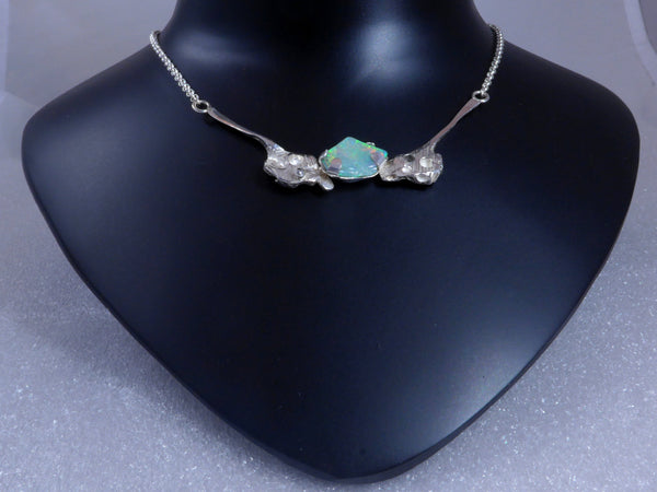 Zilveren collier met Welo Opaal