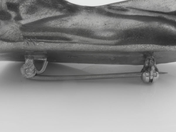 Broche met vurige Spectroliet